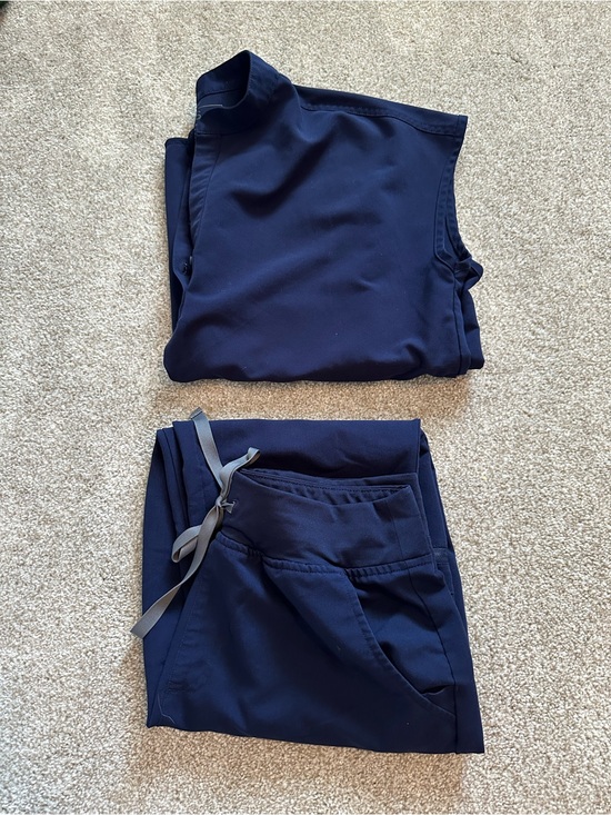 Figs Other - FIGS Navy Rafaela Scrub Top and Zamora Scrub Jogger Bottom Medium
